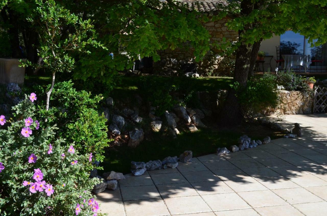 Villa Sous Les Chenes Lussan  Exterior foto